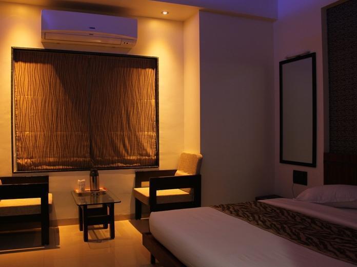 Treebo Trend Royal Kourt Aurangabad Hotell Exteriör bild