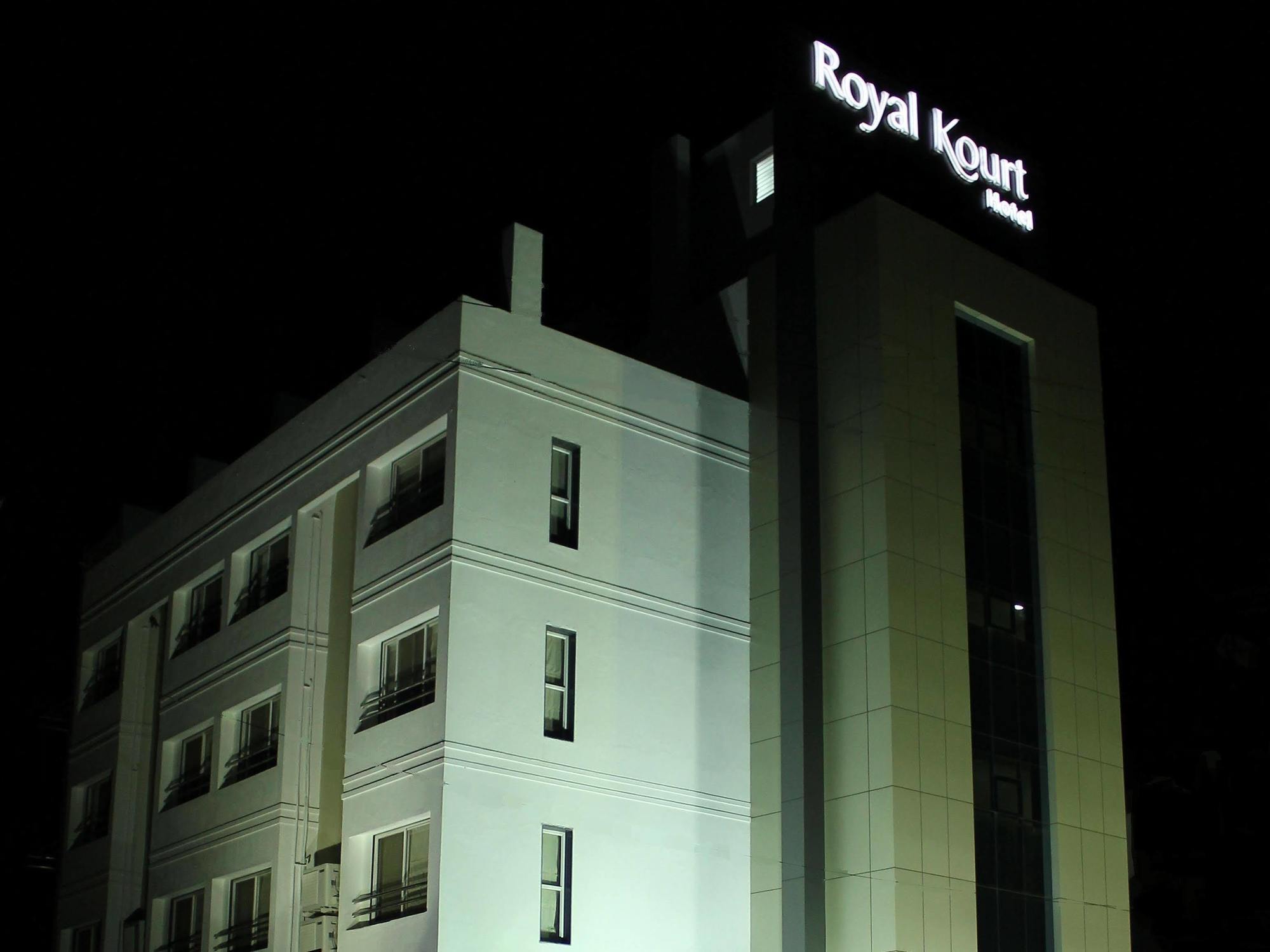 Treebo Trend Royal Kourt Aurangabad Hotell Exteriör bild