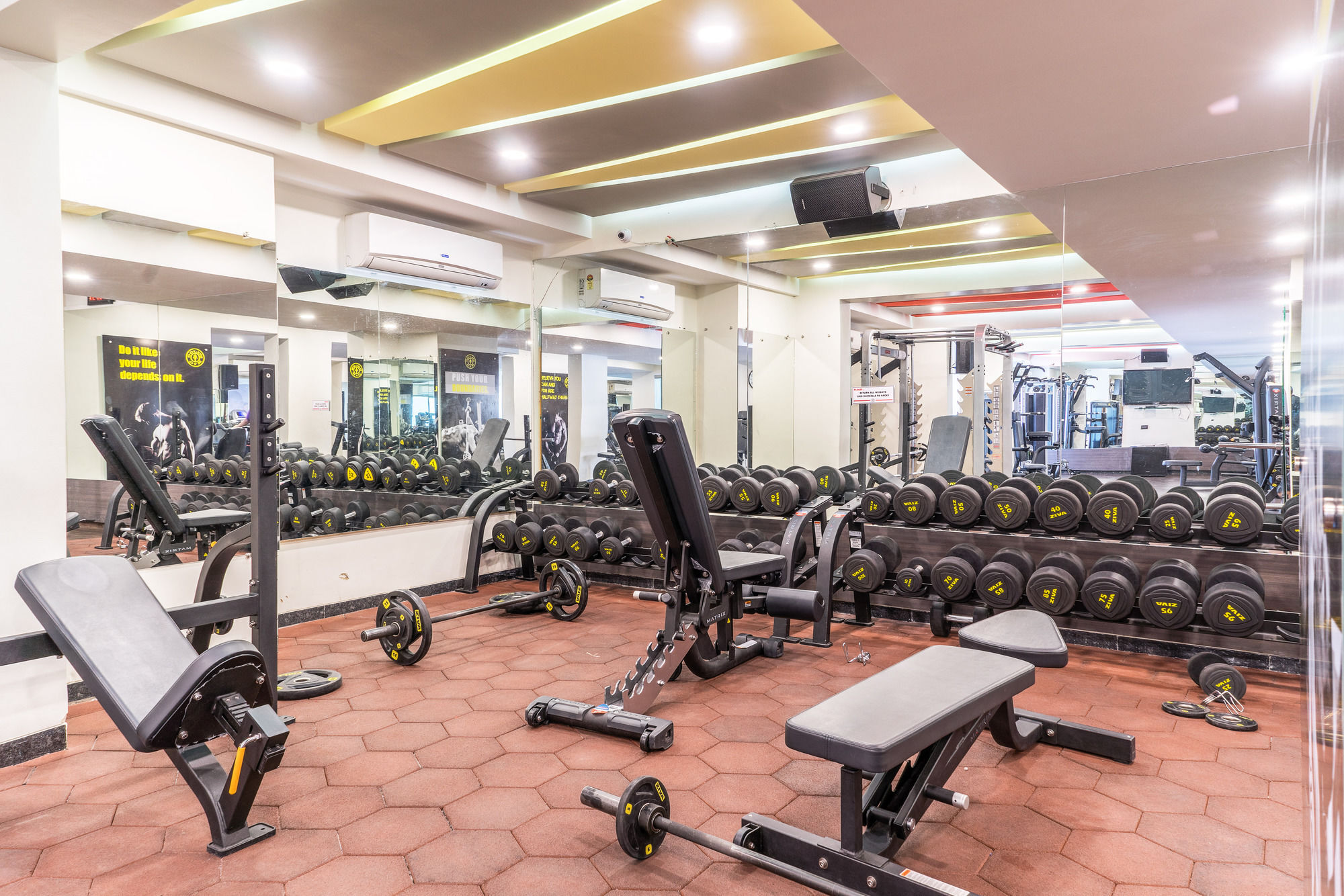 Treebo Trend Royal Kourt Aurangabad Hotell Exteriör bild