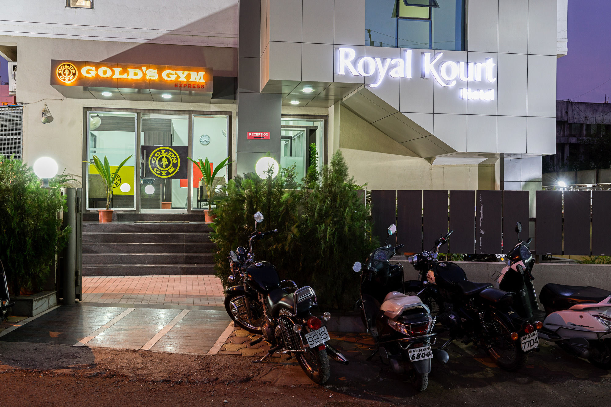 Treebo Trend Royal Kourt Aurangabad Hotell Exteriör bild